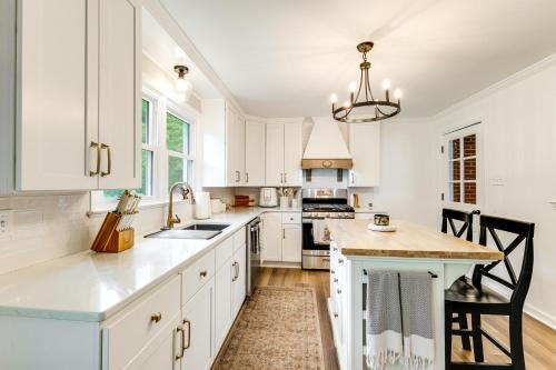 Fishing Trips & Waterfall Hikes! Alleghany Cottage in White Sulphur Springs
