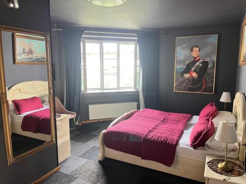 Standard Double Room room in Broken bed hootel