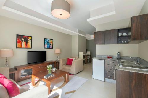 Deluxe 1 Bedroom Apartment image 4