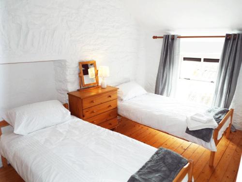 Crew's Apartment - image 2