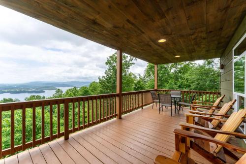 Turkey Hollow with a one of a kind view in South Pittsburg (TN)