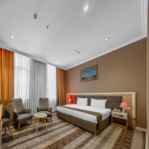 Metro City Hotel Spa in นิซามิ
