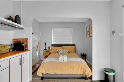 Diggers rest self contained tiny home with wifi in Sunbury