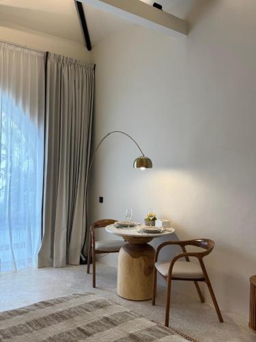 Maison Apartment 5-New Coastal Apartments - Swim, Stroll, Stay in Sanur 여행 추천 - 로드트립