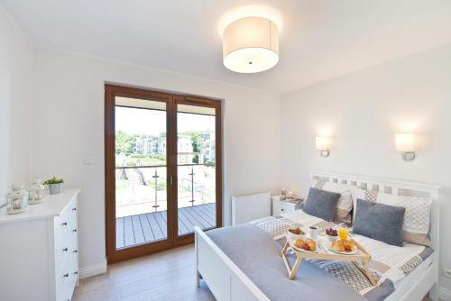 One-Bedroom Apartment image 5