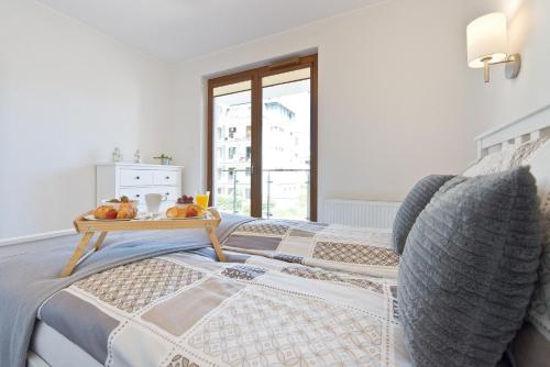 One-Bedroom Apartment image 4
