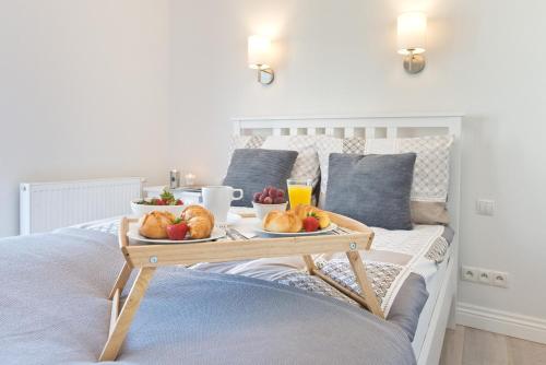 One-Bedroom Apartment image 3