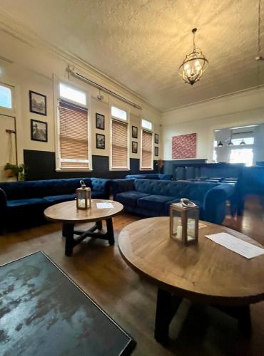 Pub/Lounge, Junee Hotel in Junee (NSW)