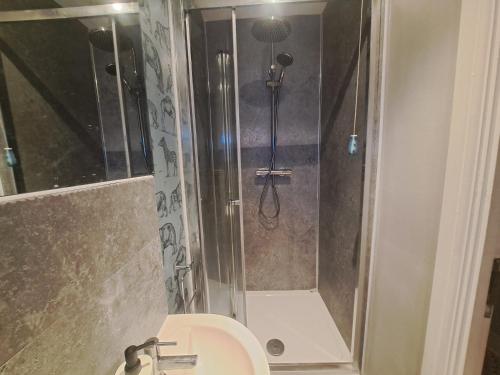 Delightful Double Room In Home - Nottingham
