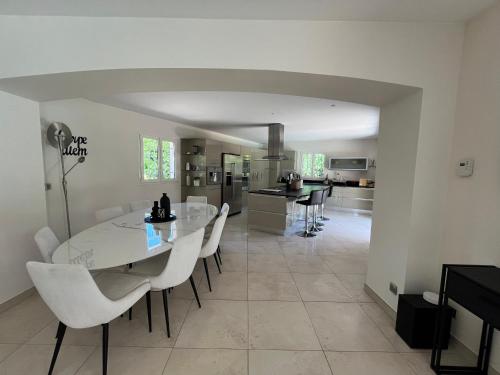Superbe villa avec piscine privee a Frejus - FR-1-466A-56 in Bellevue