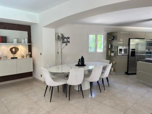 Superbe villa avec piscine privee a Frejus - FR-1-466A-56 in Bellevue