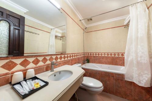 room detail thumbnail 2