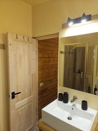 Fürdőszoba, Parcul Manga in Vulcana De Sus