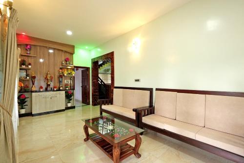 Hoovinamane Homestay - 5BH, Full Villa, Home Food, Estate in Agani
