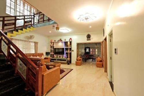 Hoovinamane Homestay - 5BH, Full Villa, Home Food, Estate in Agani
