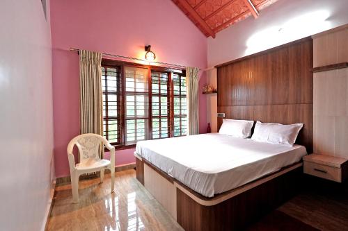 Hoovinamane Homestay - 5BH, Full Villa, Home Food, Estate in Agani