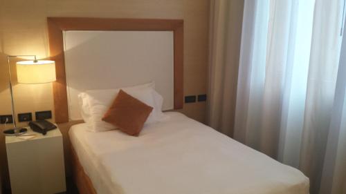 Hotel La Favorita La Favorita is a popular choice amongst travelers in Mantova, whether exploring or just passing through. The hotel offers a wide range of amenities and perks to ensure you have a great time. Free Wi-F