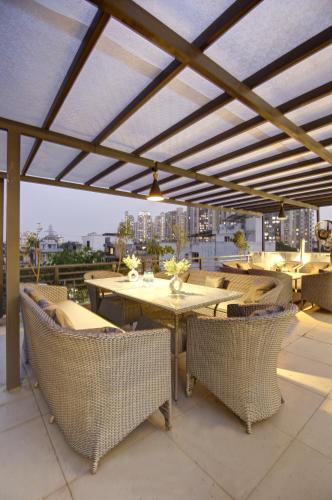 Saltstayz Premier - Galleria Market & MG Road - 레스토랑