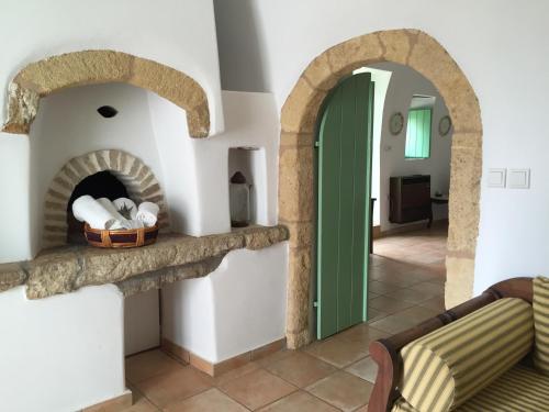  Villa Lemonia - Guest House in Aroniadhiánika