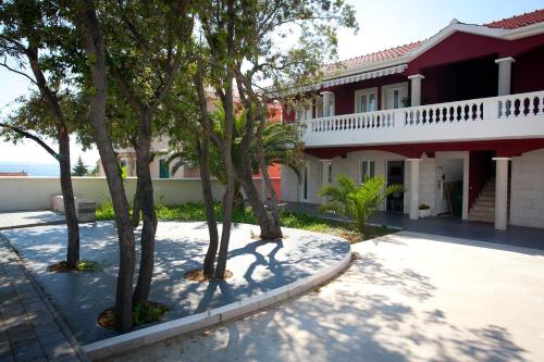  Natella Apartment, Unterkunft in Kožino