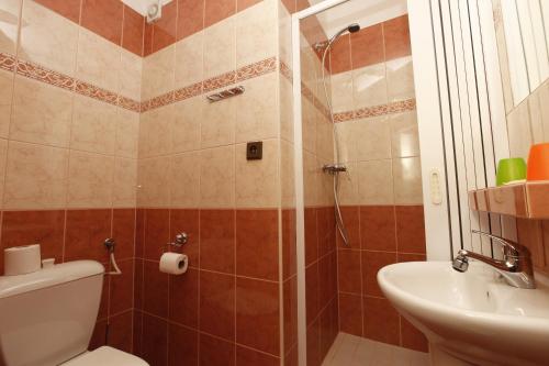 2 double beds