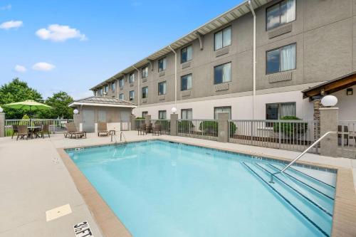 Sleep Inn Boone University Area - image 10