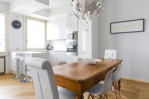 Riverside Apartment - image 7