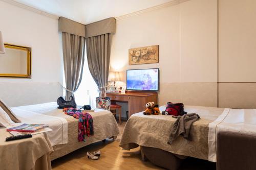 Family Room (2 Adults + 2 Children)