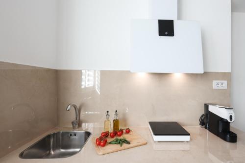 Raffinata Suite La Luna con giardino nel centro Lecce - Free Parking - WiFi near Bar Pizzeria Molokai