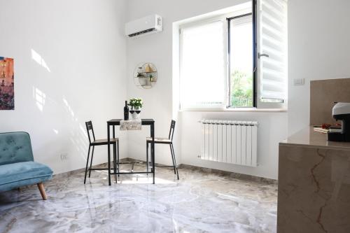 Raffinata Suite La Luna con giardino nel centro Lecce - Free Parking - WiFi near Bar Pizzeria Molokai
