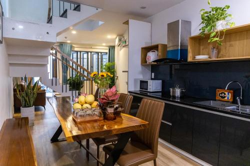 New Happy House Homestay's My Khe Beach With 4br - 峴港