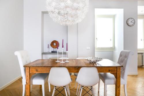 Riverside Apartment - image 14