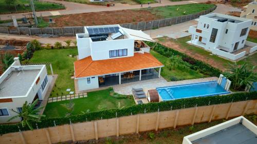 3 Bedroom Maisonnete