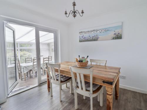 8 Glan Ysgethin - image 10