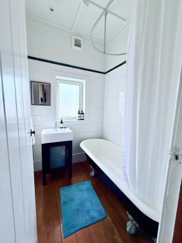 4Brm1Bath - heart of Mt Eden, Auckland (photo 8)