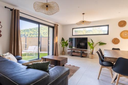 Villa le Jas de Bali - 4chambres - Piscine et parking privé gîte à louer Figanières