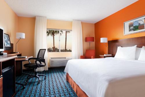 Country Inn & Suites by Radisson, Phoenix Airport, AZ