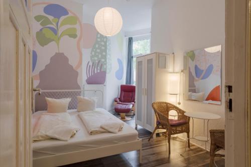 BackpackerBerlin Room Type - Double Room with Shared Bathroom