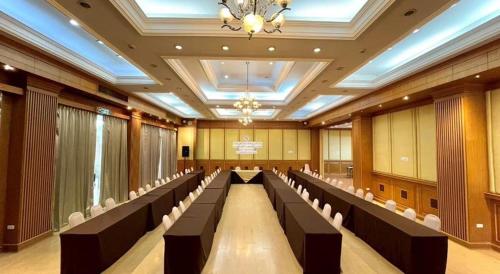 The Rich Hotel near Steak Rama 5