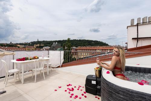 Bohemian Sky Penthouse, Prague (photo 8)