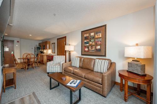 A117 One Bedroom Lake View detail