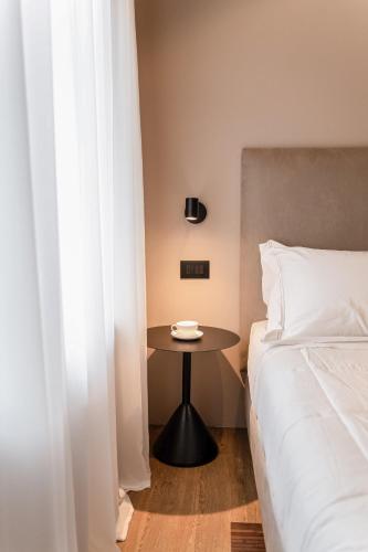 Deluxe Room image 9