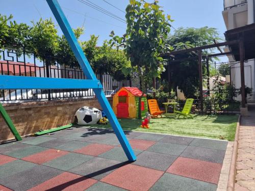 Spēļu laukums, EfoRooms - Apartamente si Camere moderne aproape de plaja in Eforie Norda