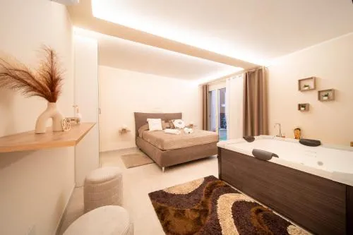 Desiree Luxury House- vasca idromassaggio photo 2