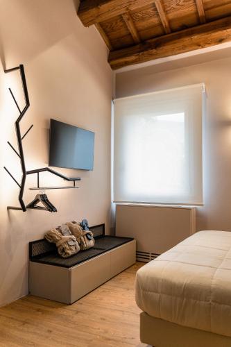 Standard Double Room image 3