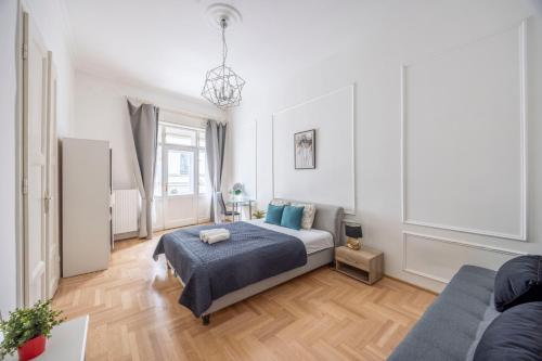 Chic n' Central King St Suite in the Heart of BP, Budapeszt