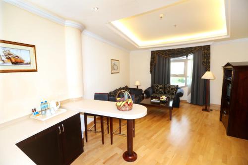 シャルジャプレミア