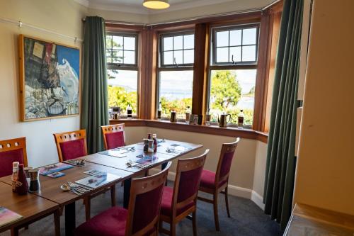 Lochranza Country Inn in Lochranza