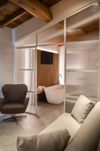 Junior Suite image 7