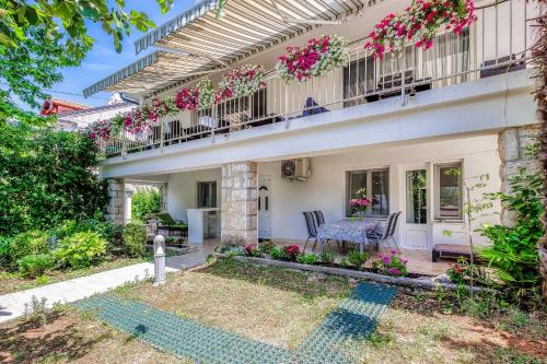 Apartment Moracea - Location saisonnière - Njivice